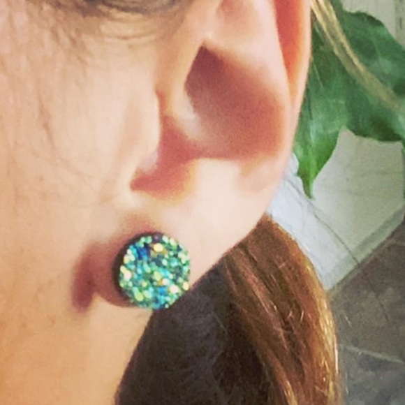 Blue reflective stud earrings. - Picture 3 of 3